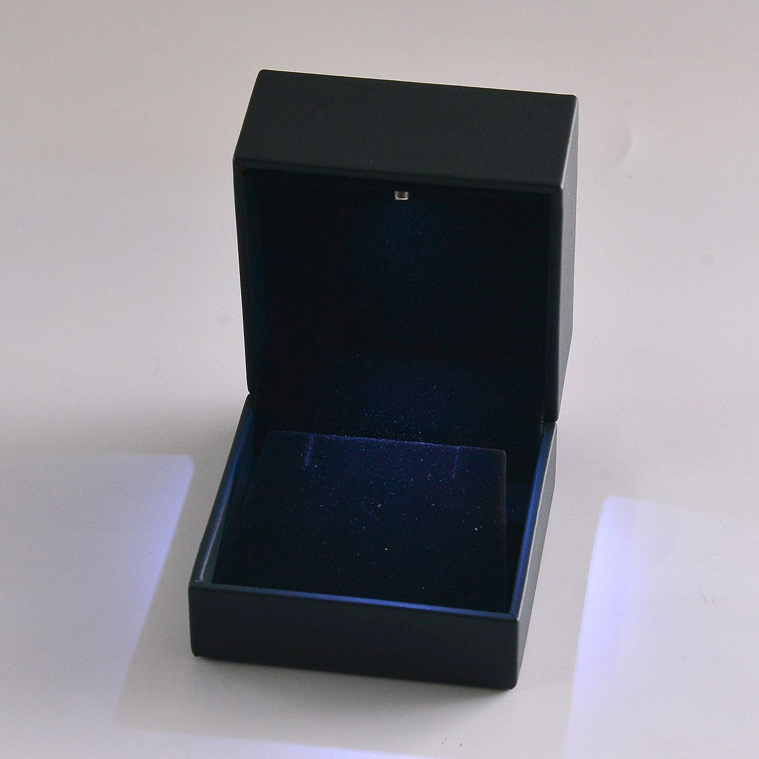 Luxuriant Green Faux Leather LED Earrings Box (4.33×2.76)
