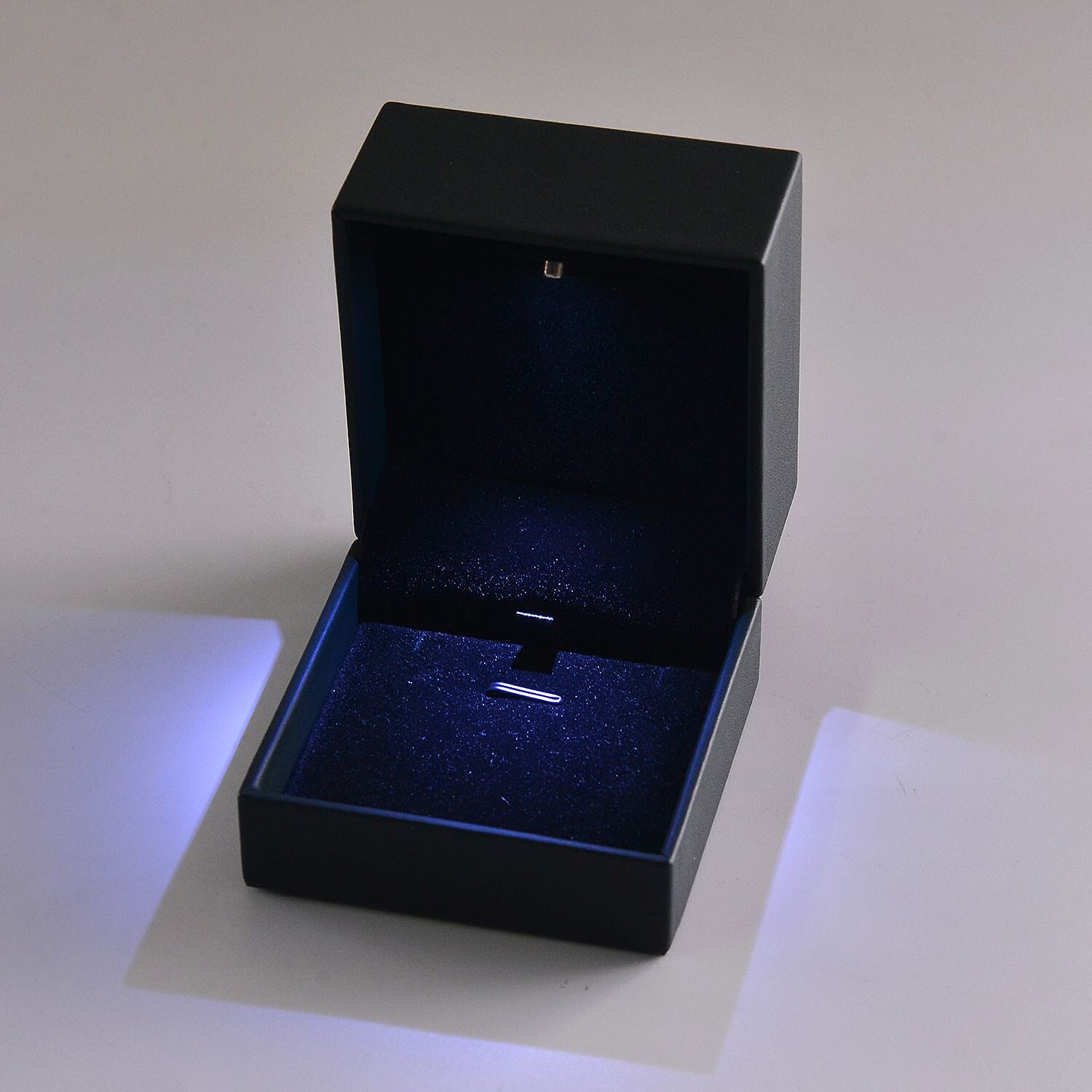 Luxuriant Green Faux Leather LED Pendant Box