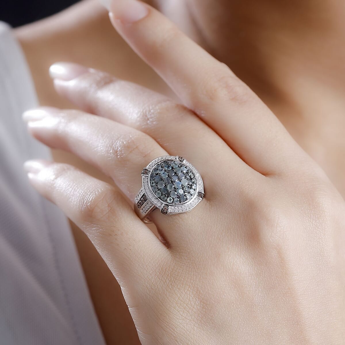 Premium Narsipatnam Alexandrite, White and Coffee Zircon 2.30 ctw Art Deco Ring in Rhodium Over Sterling Silver (Size 6.0) image number 2