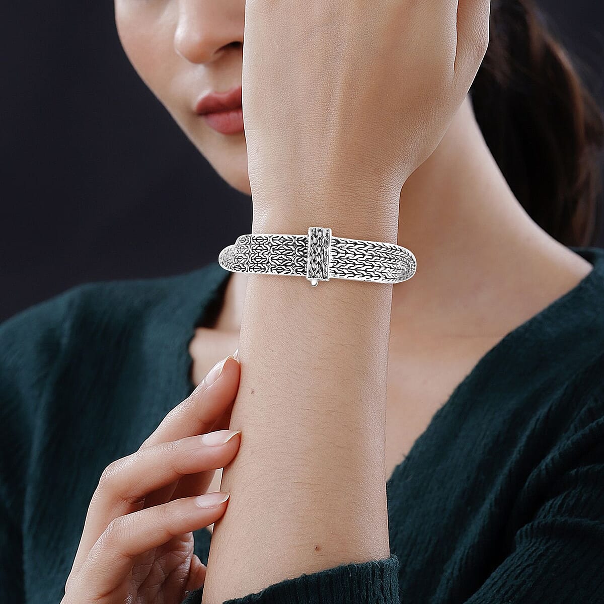 Bali Legacy Tulang Naga and Borobudur Twisted Bangle Bracelet in Sterling Silver (6.50 In) 41 Grams image number 2