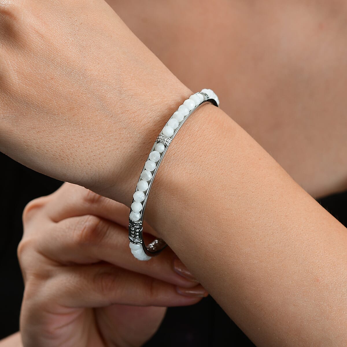 Kuisa Rainbow Moonstone 20.65 ctw Bangle Bracelet in Stainless Steel (6.50 In) image number 2