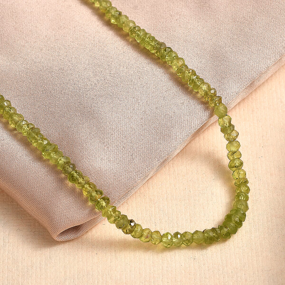 Peridot Beaded 95.50 ctw Necklace 18 Inches in Stainless Steel image number 1