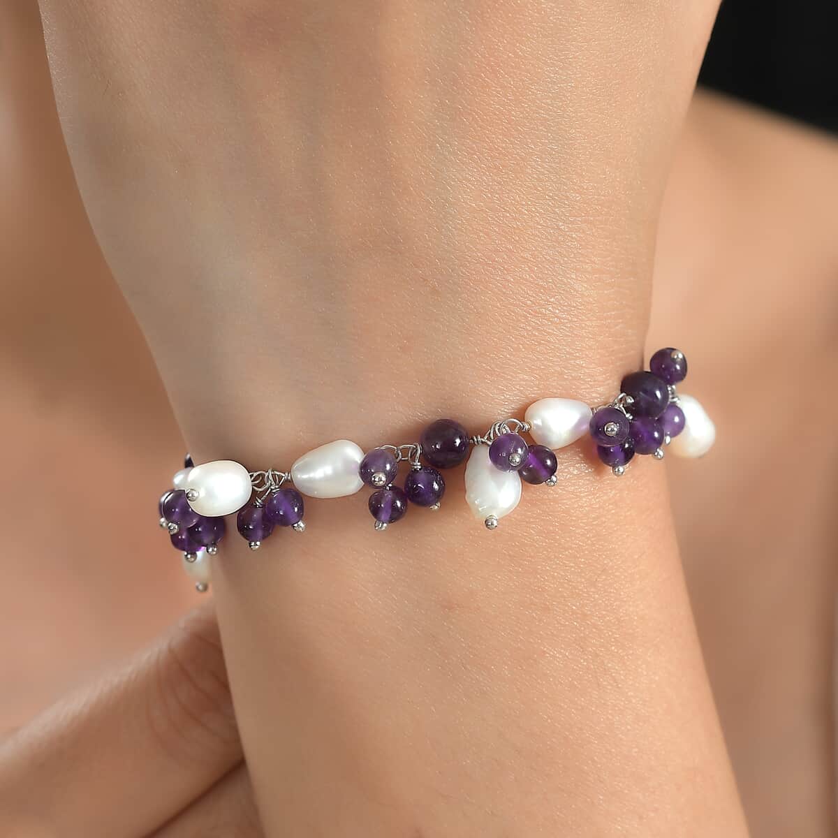 African Amethyst and White Freshwater Pearl 27.75 ctw Bracelet in Stainless Stee (7.25 In)  image number 2