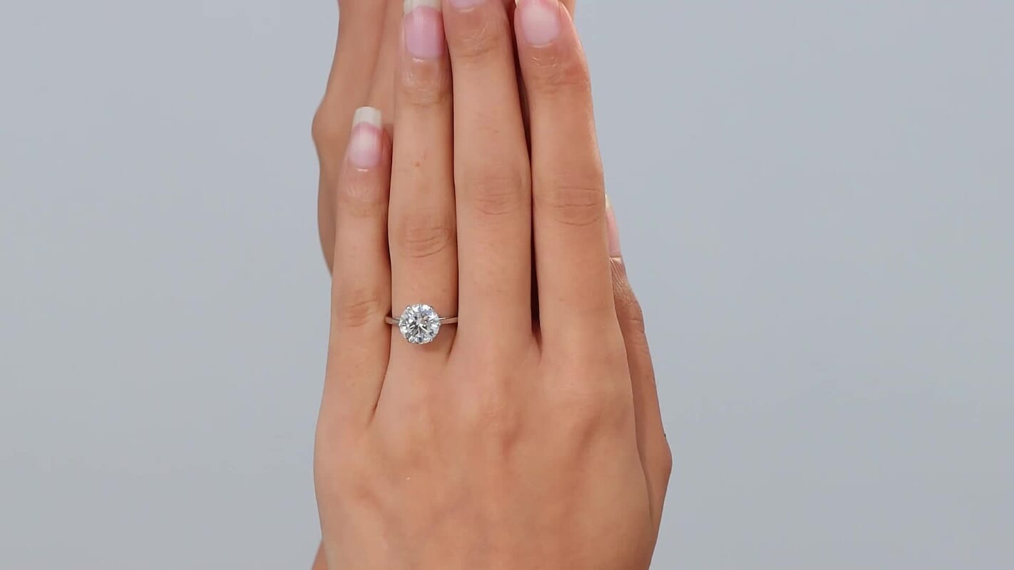 IGI Certified 950 Platinum Luxuriant Lab Grown Diamond (G, VS2) Solitaire Ring (Size 10.0) (4.25 g) 3.00 ctw