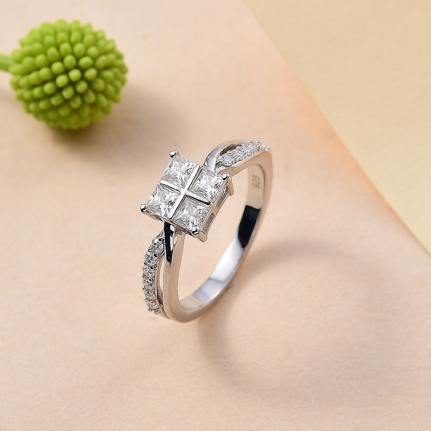 Moissanite 0.84 ctw Ring in Rhodium Sterling Silver (Size 10.0)