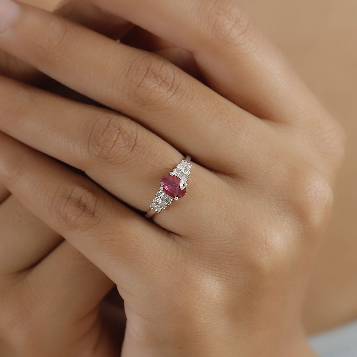 Premium Niassa Ruby (FF) and White Diamond 1.30 ctw Ring in Rhodium Over Sterling Silver (Size 7.0) image number 1