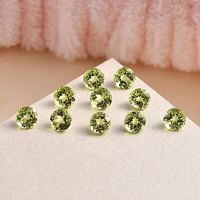 AA Peridot Set of 10 (Rnd 5 mm) 5.33 ctw Loose Gemstone