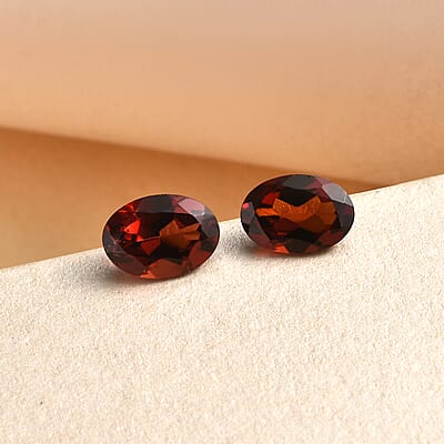 AA Mozambique Garnet Set of 2 (Ovl 7x5 mm) 1.94 ctw