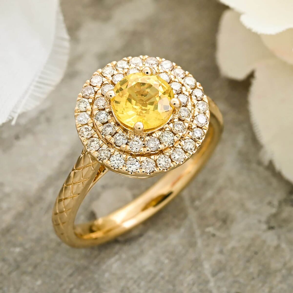 Certified & Appraised Luxoro AAA Madagascar Yellow Sapphire and G-H I2 Diamond 1.50 ctw Ring in 14K Yellow Gold (Size 11.0) 4.90 Grams image number 1