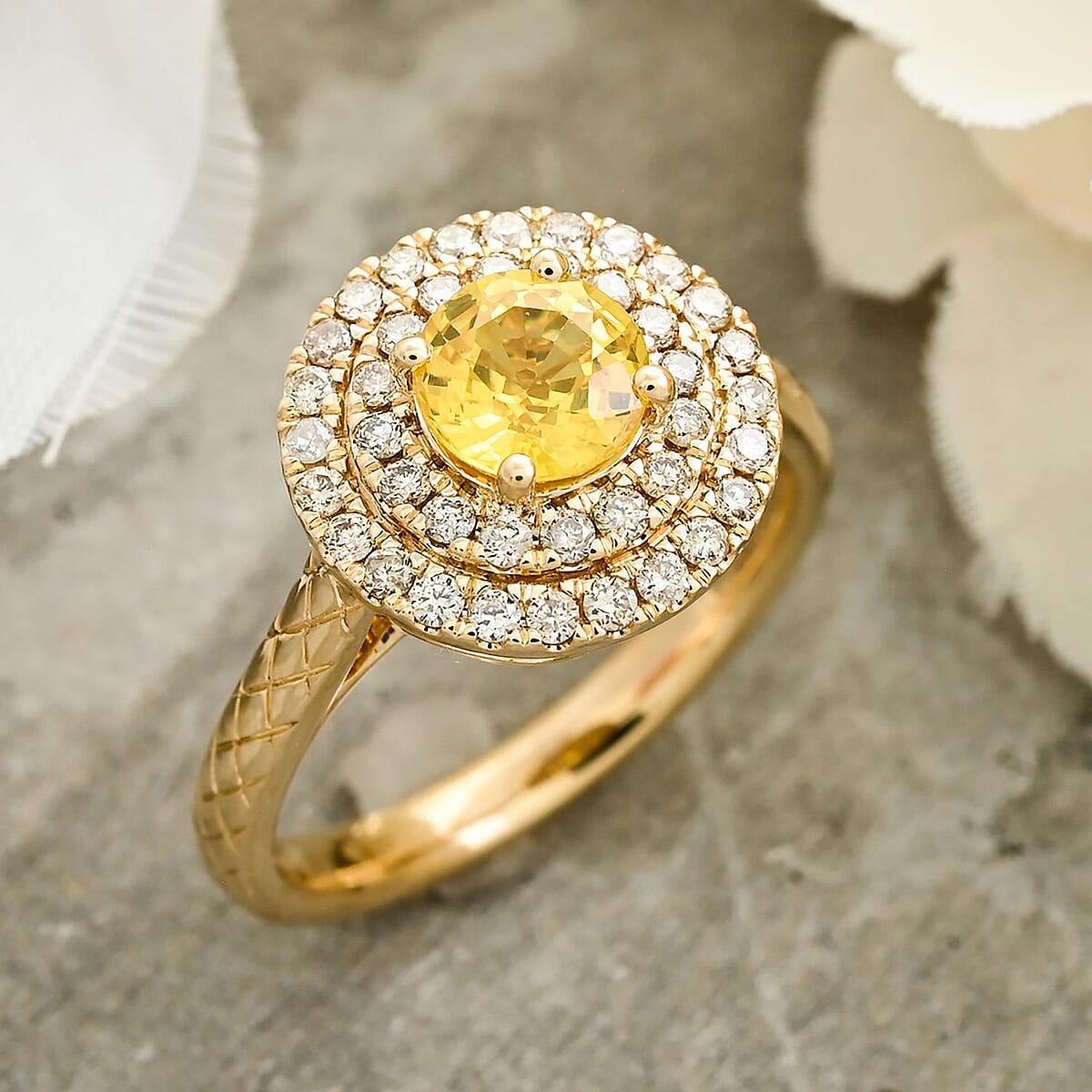 Certified & Appraised Luxoro AAA Madagascar Yellow Sapphire and G-H I2 Diamond 1.50 ctw Ring in 14K Yellow Gold (Size 7.0) 4.90 Grams image number 1