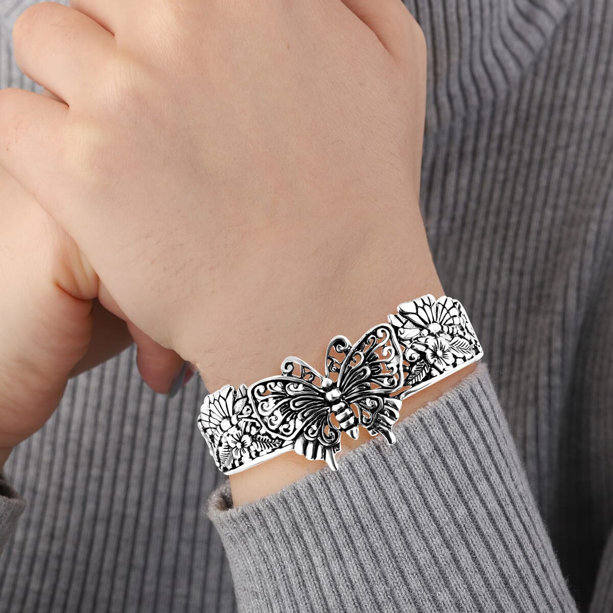 Bali Legacy Butterfly Cuff Bracelet in Sterling Silver (7.25 In) 29.50 Grams image number 2