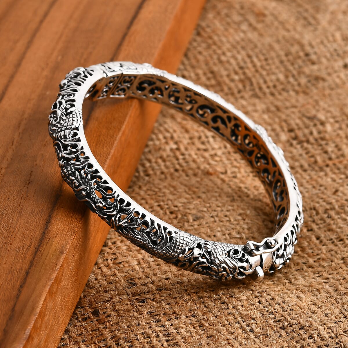 Bali Legacy Sterling Silver Bangle Bracelet (8.00 In) 33.98 Grams image number 1