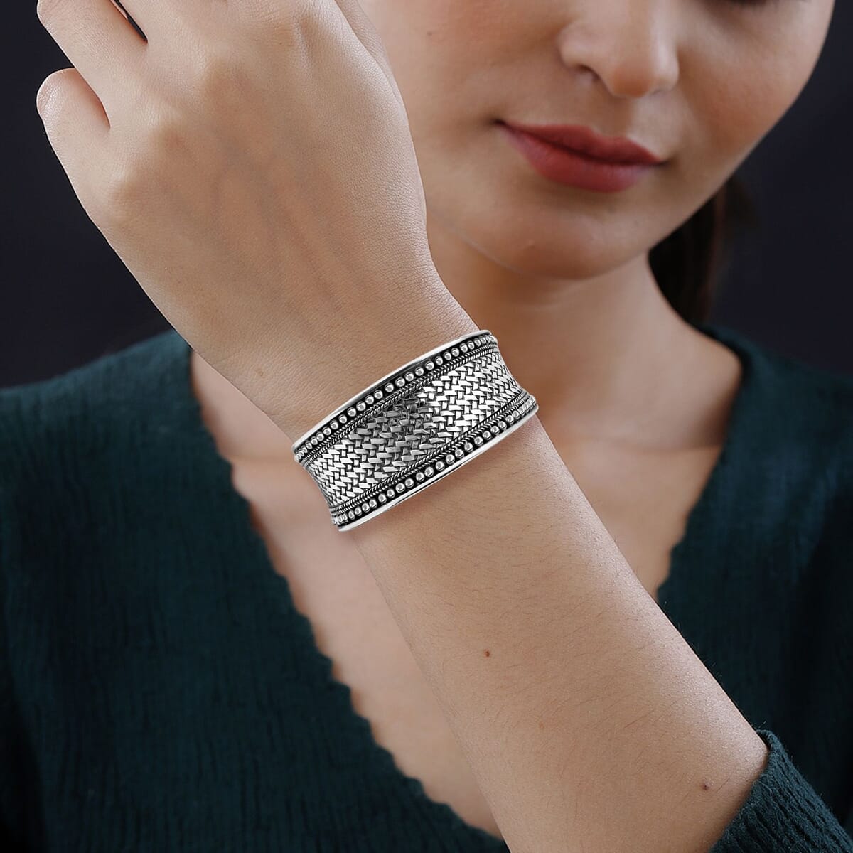 Bali Legacy Woven Cuff Bracelet in Sterling Silver (7.25 In) 43.90 Grams image number 2