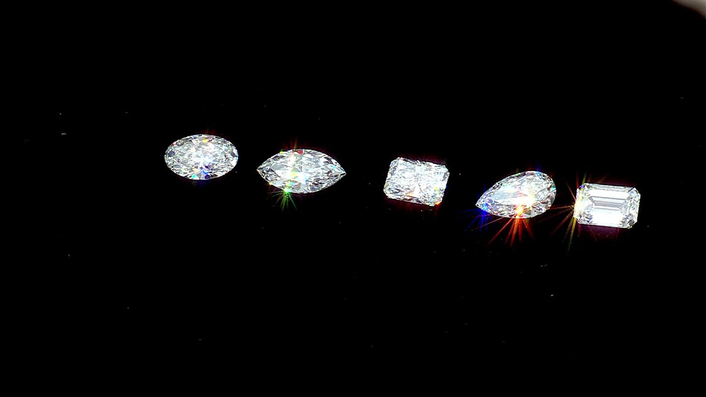 IGI Certified Luxuriant Lab Grown Diamond (Radiant) (E-F, VS) 2.00 ctw