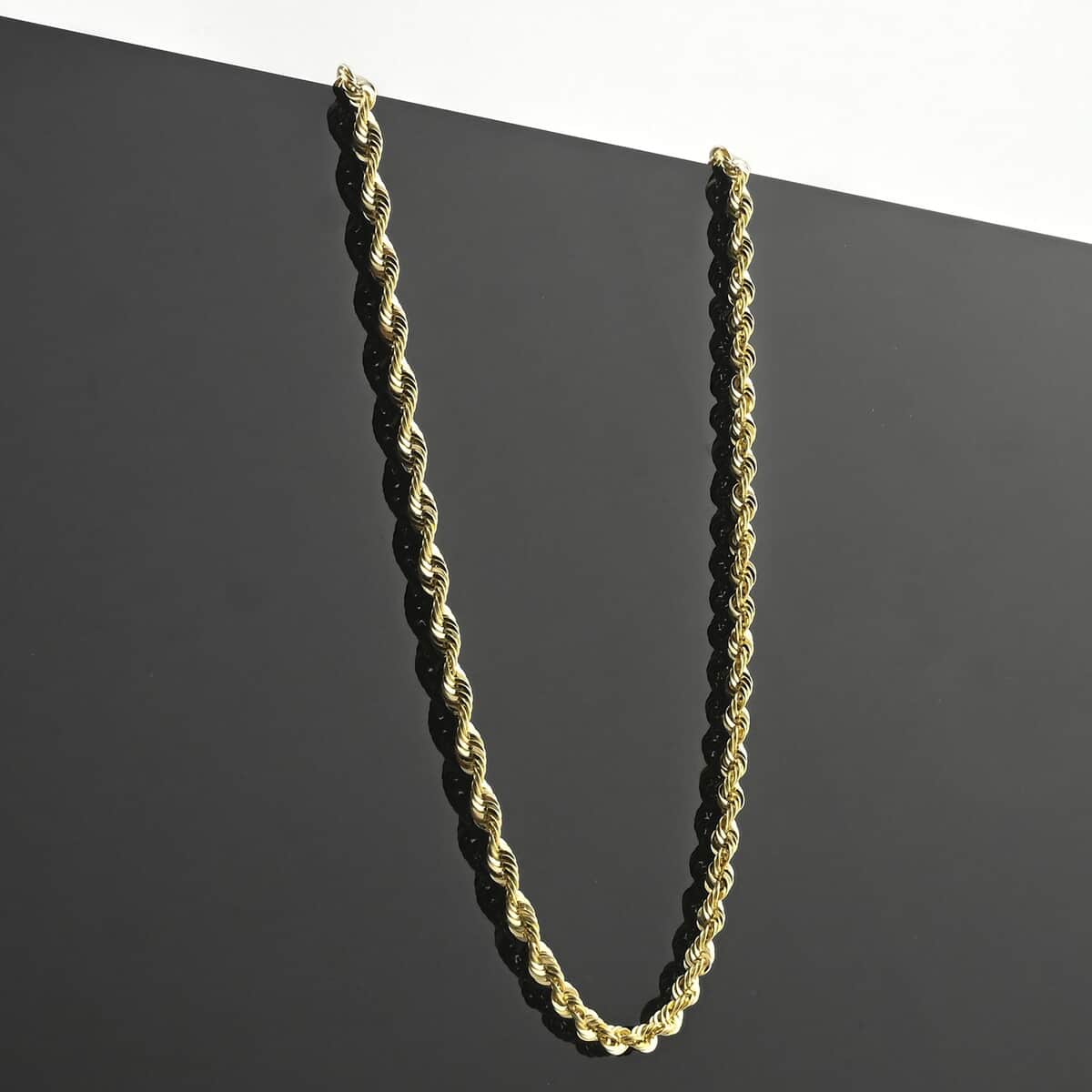 3.7mm Rope Chain Necklace in 10K Yellow Gold 22 Inches 5.7 Grams image number 1