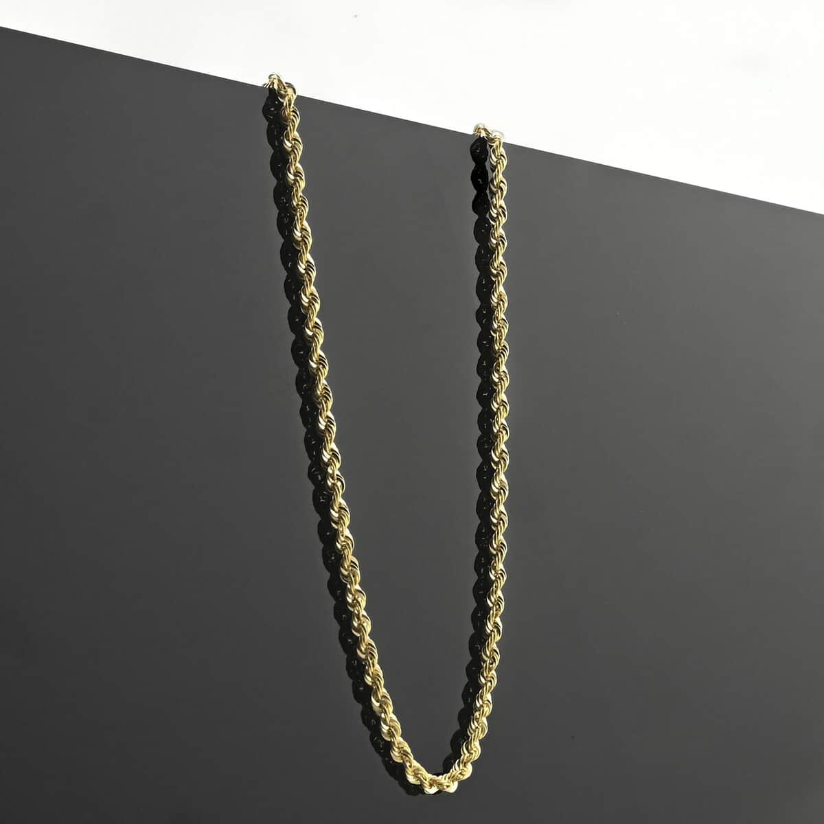 3.7mm Rope Chain Necklace in 10K Yellow Gold 24 Inches 6.3 Grams image number 1