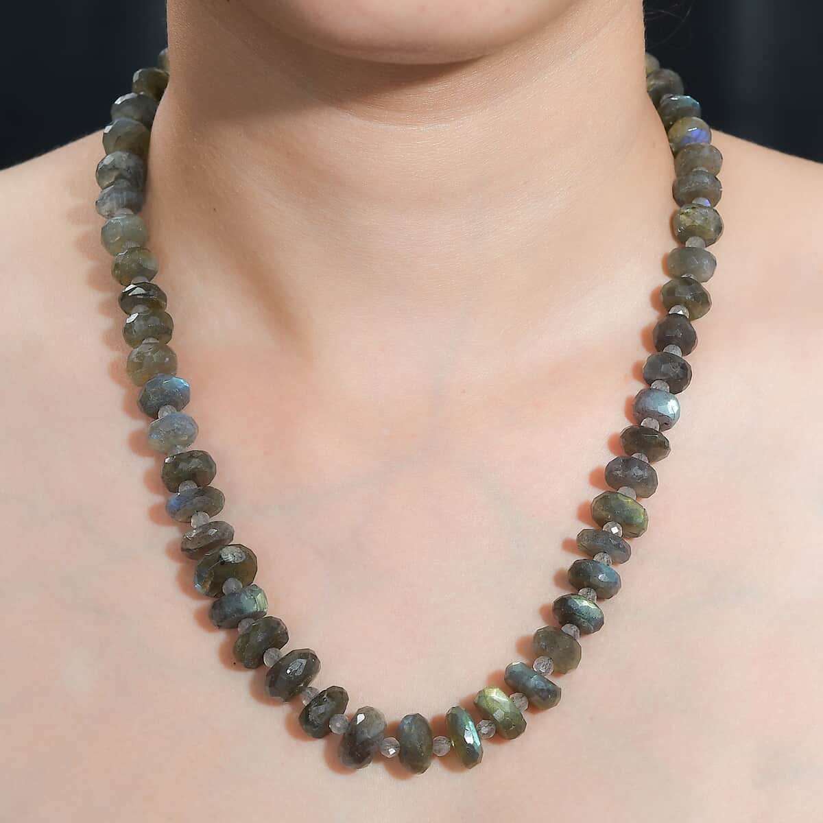 Malagasy Labradorite Beaded 306.00 ctw Necklace 20 Inches in Platinum Bond  image number 2