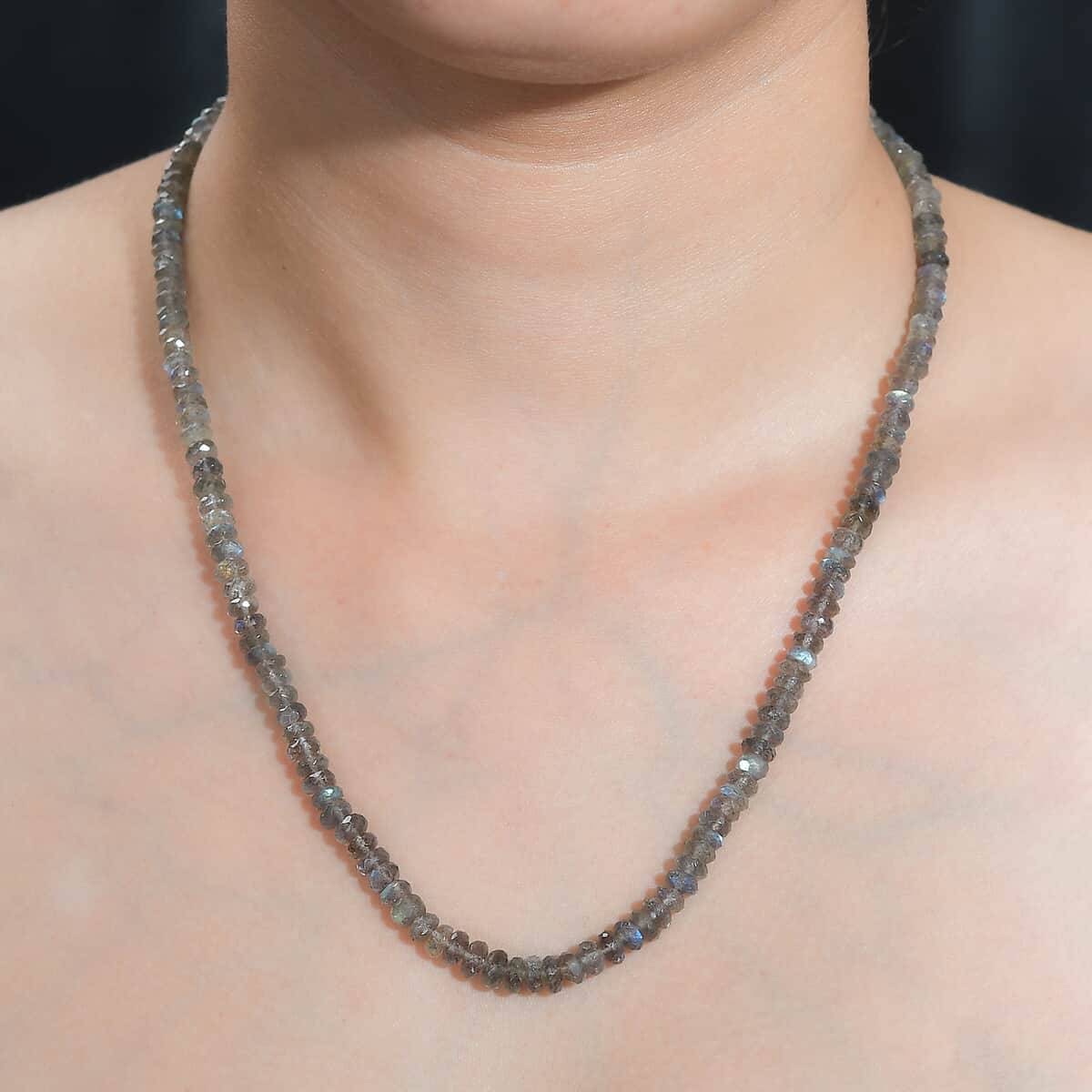 Malagasy Labradorite 380.00 ctw Necklace 18 Inches in Rhodium Over Sterling Silver  image number 2