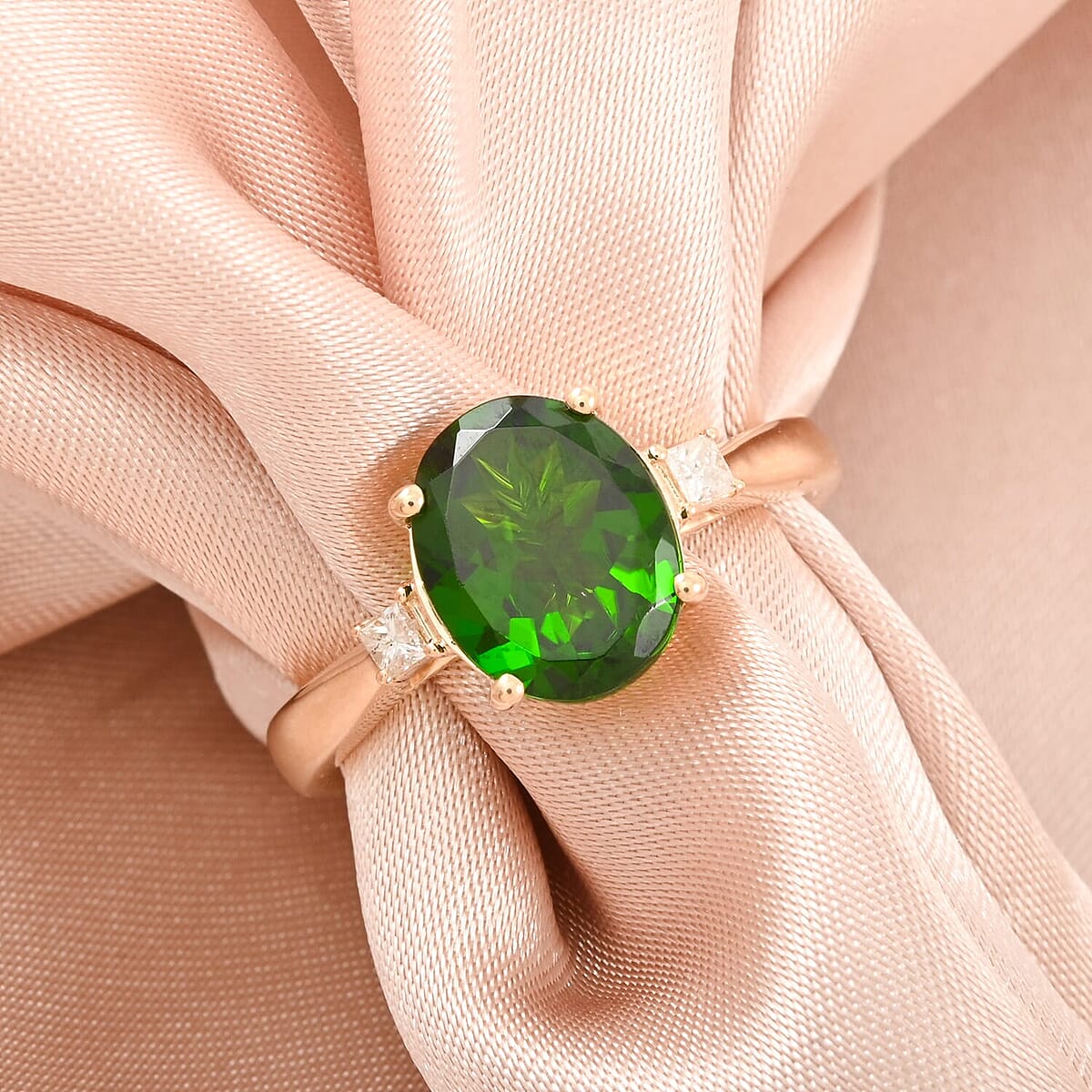 Certified & Appraised Luxoro 10K Yellow Gold AAA Chrome Diopside and Diamond (G-H, I2) (0.15 cts) Ring (Size 7.5) (Del. in 7-10 Days) 2.75 ctw image number 1