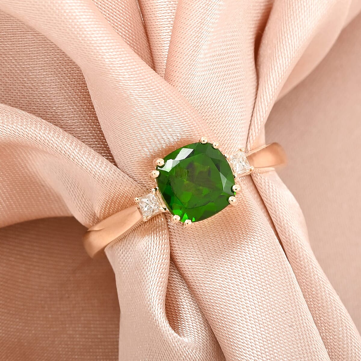 Certified & Appraised Luxoro AAA Chrome Diopside and G-H I2 Diamond 1.75 ctw Ring in 10K Yellow Gold (Size 6.0) image number 1