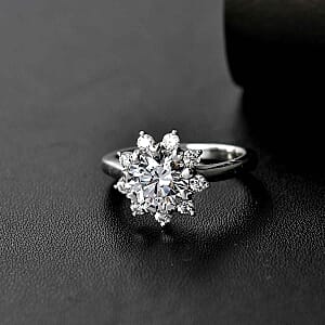 Swarovski Zirconia 4.11 ctw Ring in Rhodium Over Sterling Silver (Size 9.0)
