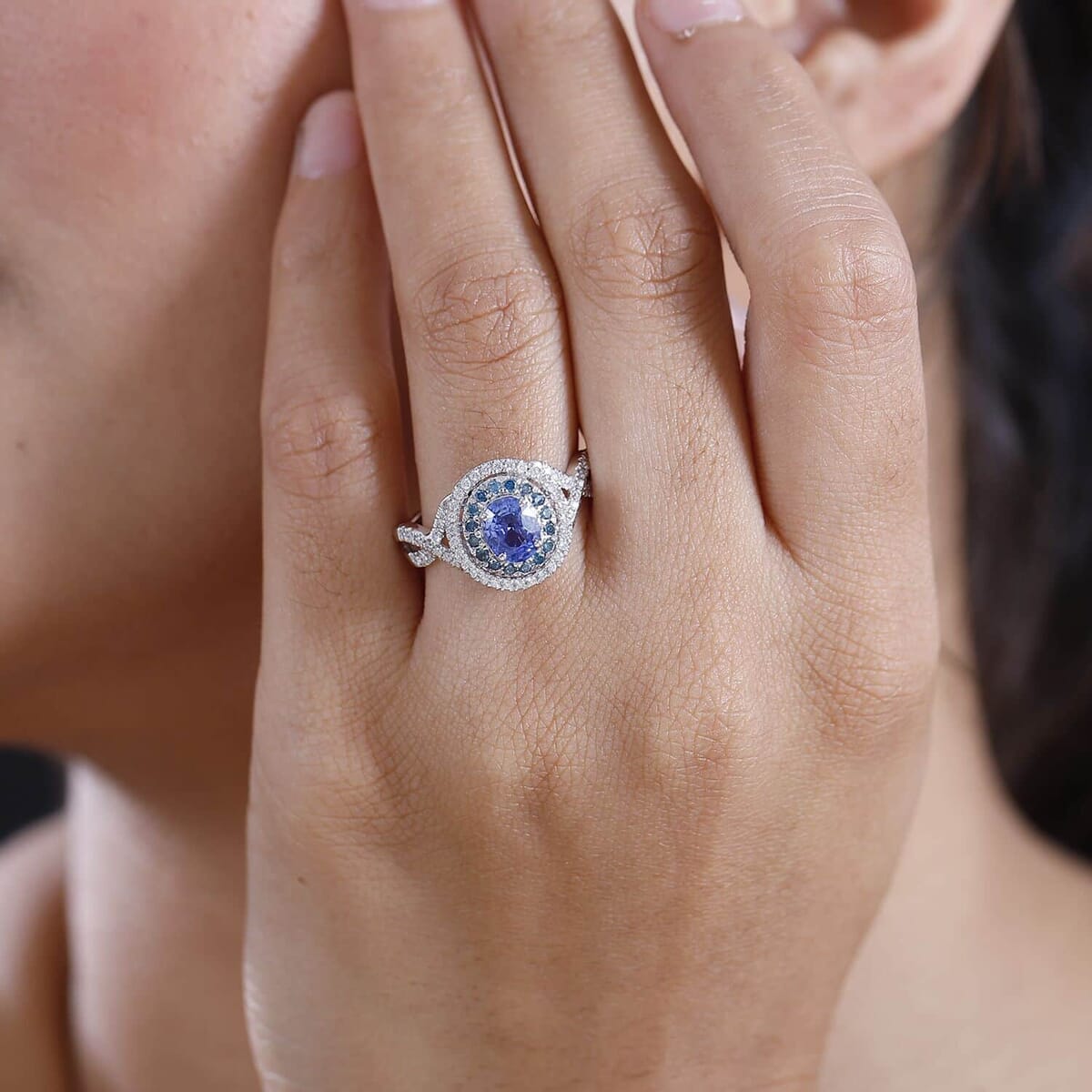 Certified & Appraised Luxoro AAA Ceylon Blue Sapphire, Blue and I2 White Diamond 1.70 ctw Ring in 14K White Gold (Size 10.0) 4.60 Grams image number 2
