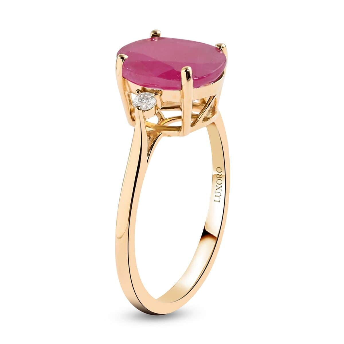 Certified & Appraised Luxoro AAA Mozambique Ruby and G-H I2 Diamond 3.15 ctw Ring in 14K Yellow Gold (Size 7.5) image number 3