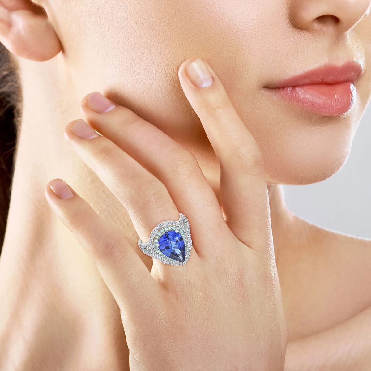 Certified & Appraised Rhapsody AAAA Tanzanite, Paraiba Tourmaline and E-F VS Diamond 6.73 ctw Ring in 950 Platinum (Size 7.0) 11.50 Grams image number 2
