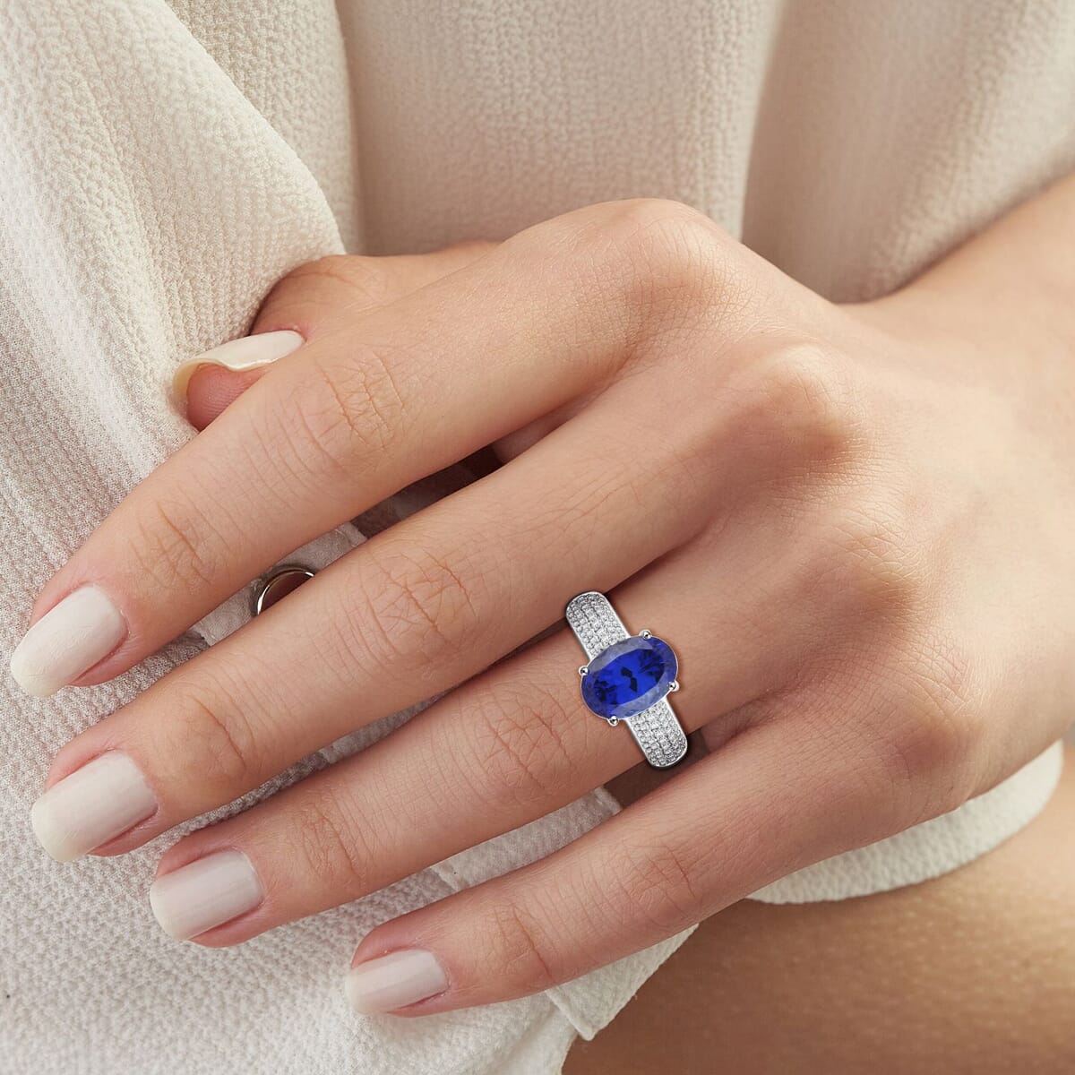 Certified & Appraised Rhapsody AAAA Tanzanite and E-F VS Diamond 4.85 ctw Ring in 950 Platinum (Size 9.0) 8.10 Grams image number 2