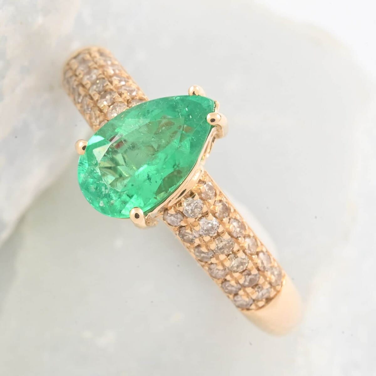 One Of A Kind Certified & Appraised Luxoro AAA Boyaca Colombian Emerald and G-H I2 Diamond 1.50 ctw Ring in 14K Yellow Gold (Size 6.0) image number 1