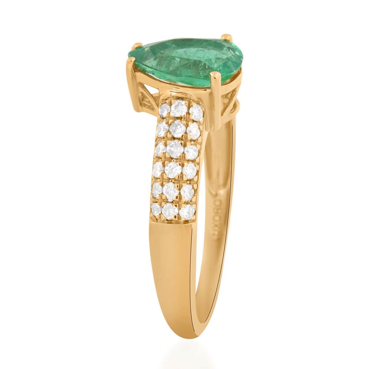 One Of A Kind Certified & Appraised Luxoro AAA Boyaca Colombian Emerald and G-H I2 Diamond 1.50 ctw Ring in 14K Yellow Gold (Size 6.5) image number 3