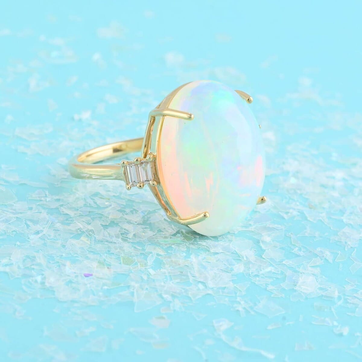 Certified & Appraised Iliana AAA Ethiopian Welo Opal and G-H SI Diamond 7.75 ctw Ring in 18K Yellow Gold (Size 6.5) image number 1