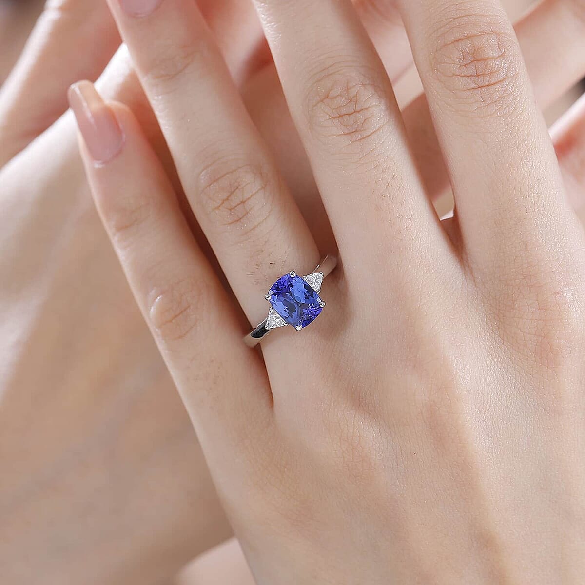 Certified & Appraised Rhapsody AAAA Tanzanite and E-F VS2 Diamond 2.50 ctw Ring in 950 Platinum (Size 10.0) 6.10 Grams image number 2