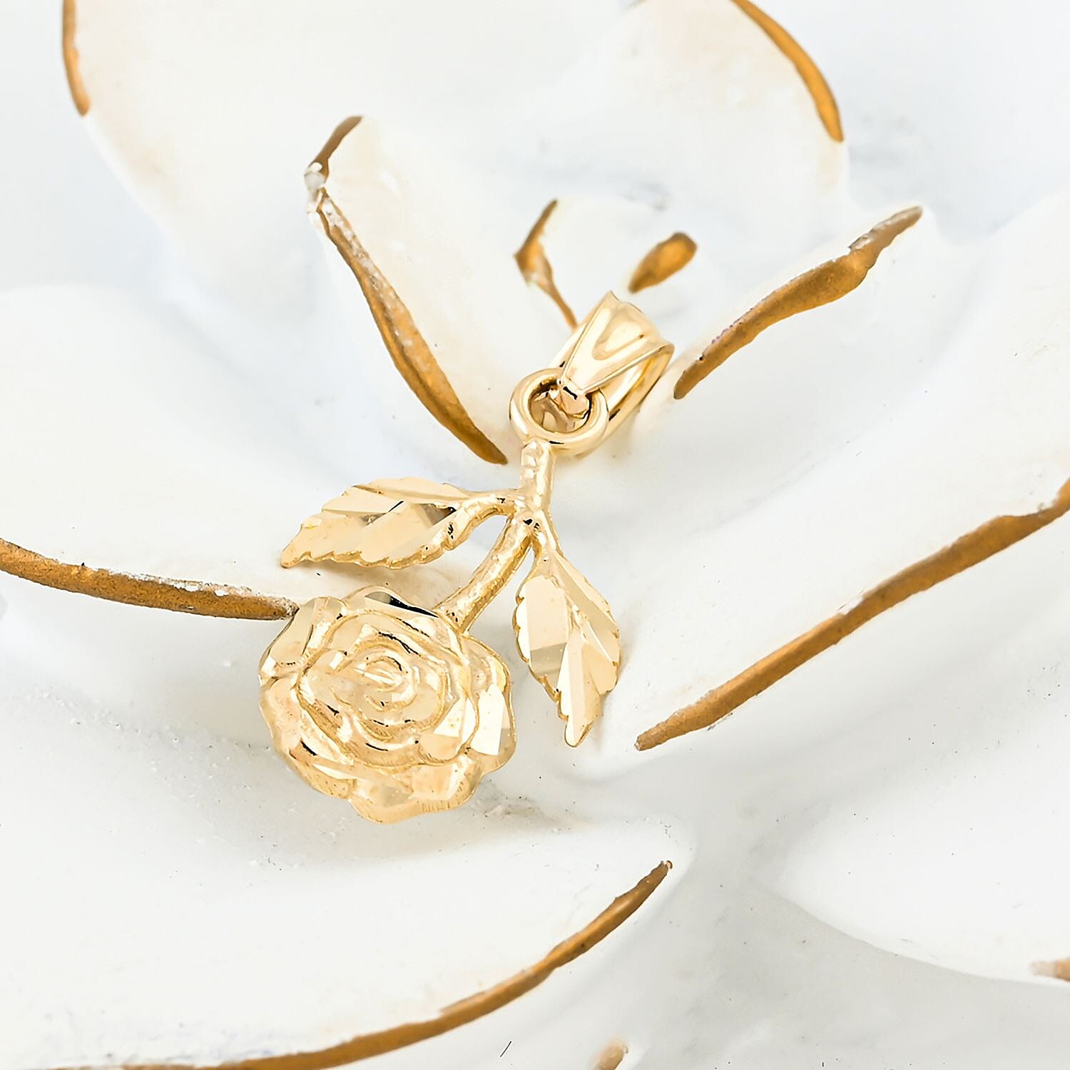 Inverted Rose Pendant in 10K Yellow Gold 0.80 Grams