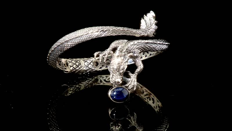 Bali Legacy Blue Star Sapphire (DF) 4.50 ctw Dragon Bangle Bracelet in Sterling Silver (7.25 In)