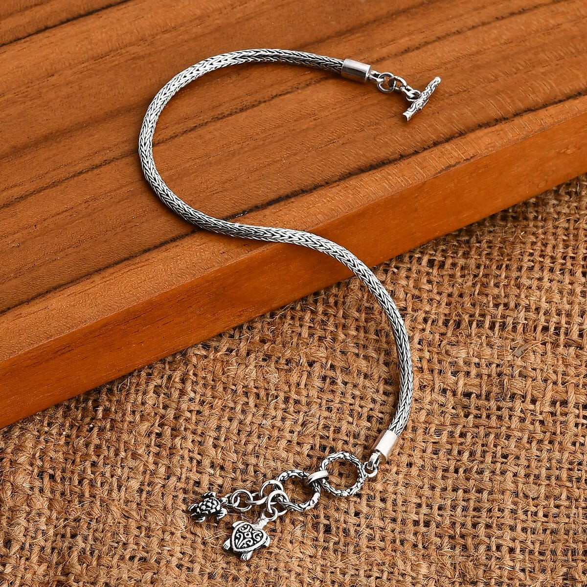 Bali Legacy Turtle Bracelet in Sterling Silver (8.00 In) 9.40 Grams image number 1