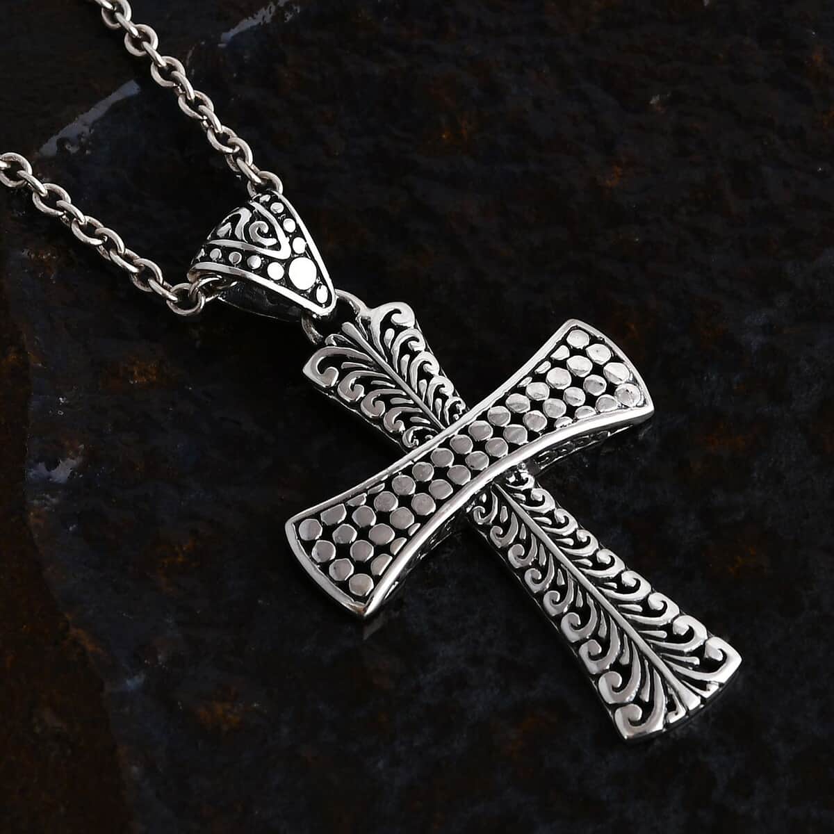 Bali Legacy Cross Pendant in Sterling Silver 5.25 Grams image number 1