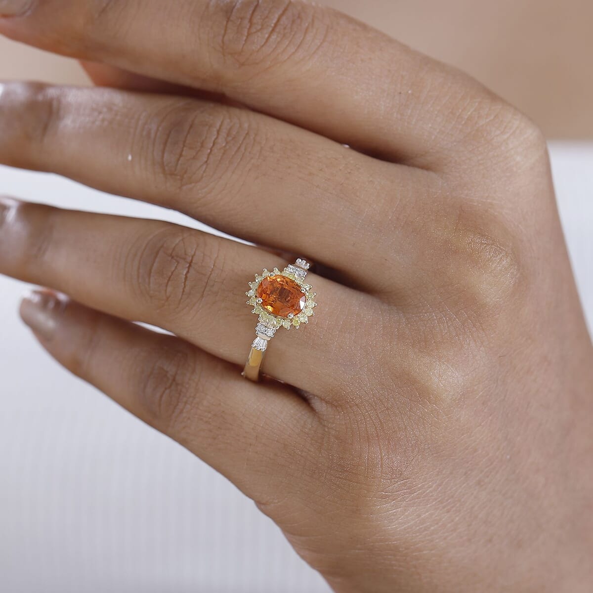 Luxoro AAA Tanzanian Mandarin Garnet, I2 Natural Yellow and White Diamond 1.90 ctw Sunburst Ring in 14K Yellow Gold (Size 9.0) image number 2