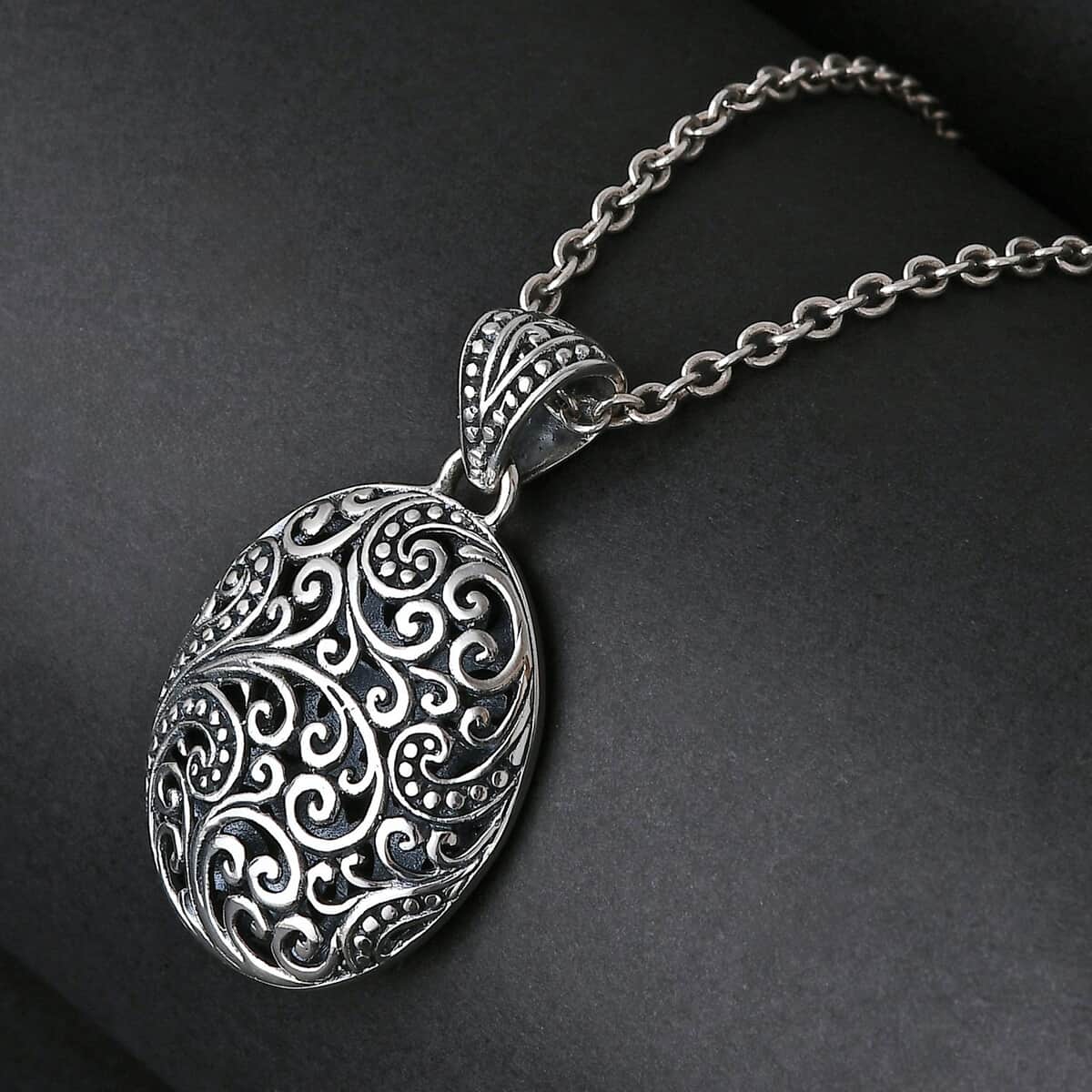 Bali Legacy Filigree Pendant in Sterling Silver 6 Grams image number 1