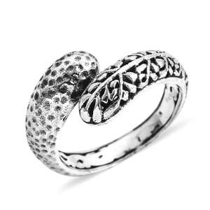 Bali Legacy Leaf and Texture Bypass Ring in Sterling Silver (Size 7.0) 6 Grams