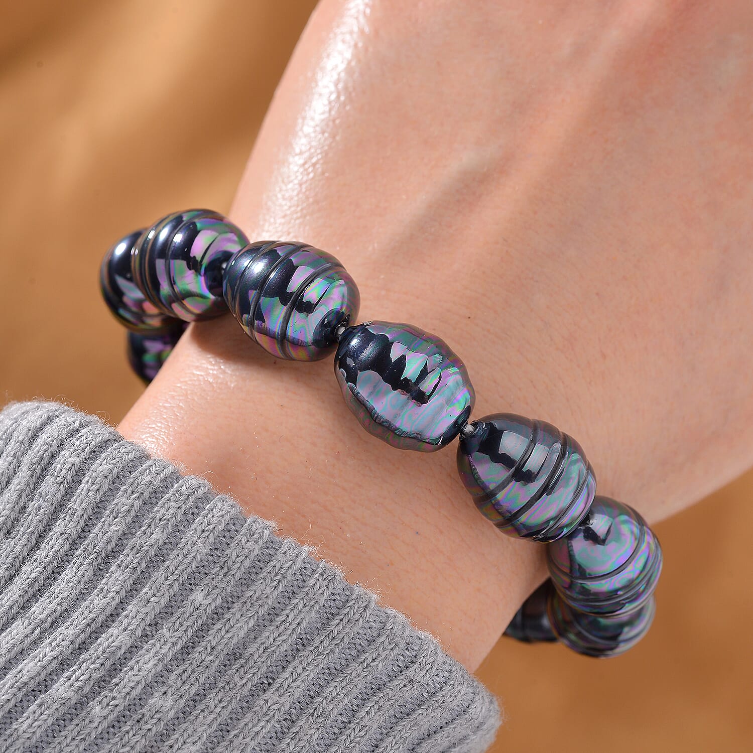 Peacock Color Shell Pearl Stretch Bracelet