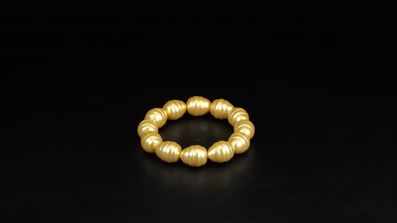 Golden Color Shell Pearl Stretch Bracelet