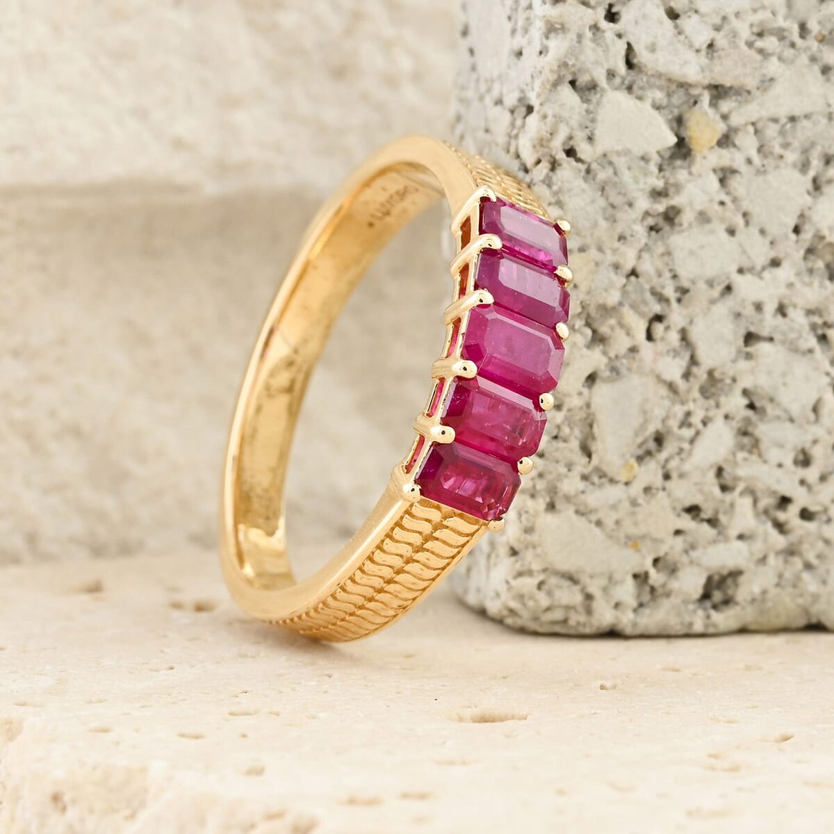 Certified & Appraised Luxoro AAA Mozambique Ruby 1.45 ctw Ring in 14K Yellow Gold (Size 12.0) 4.90 Grams image number 1