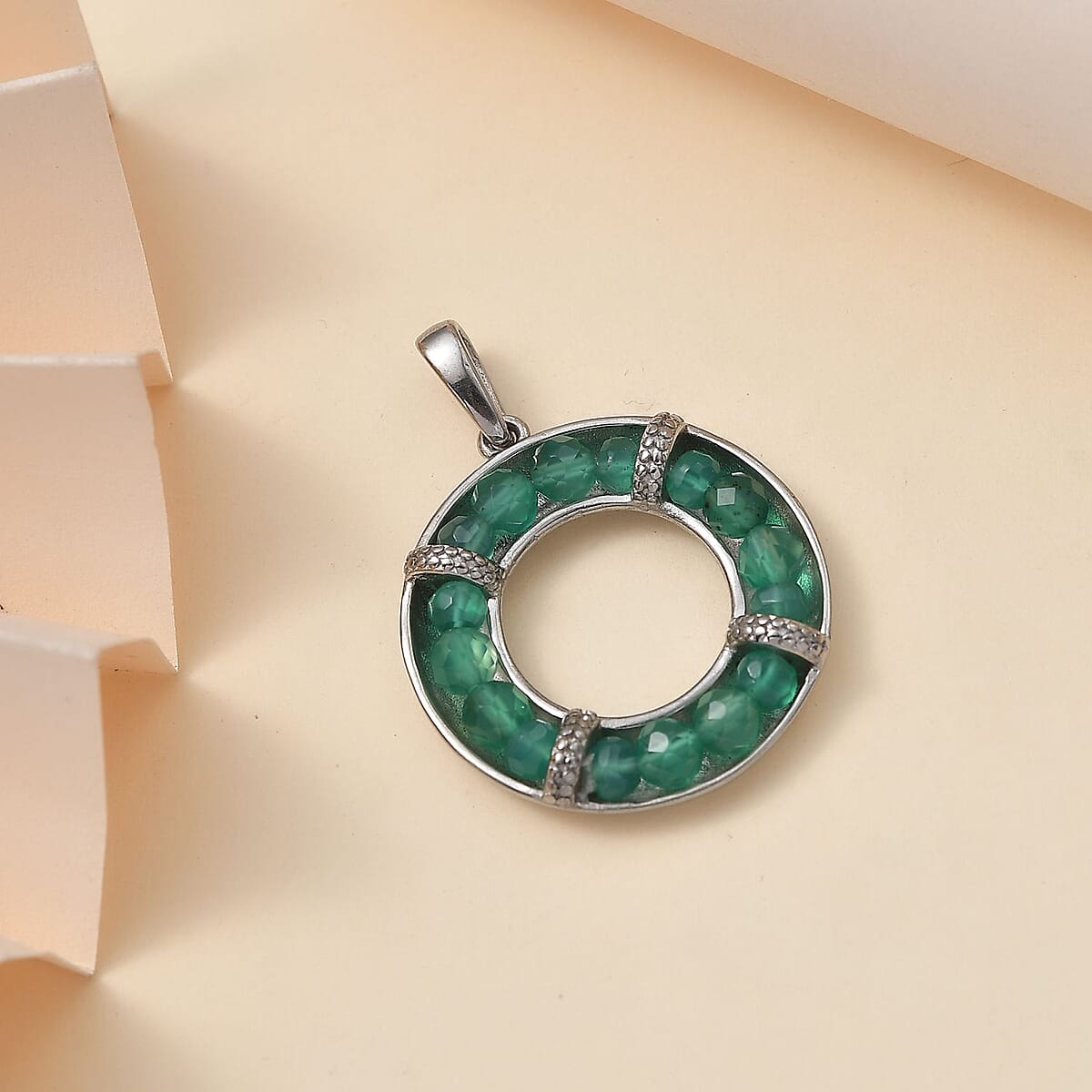 Green Agate 6.25 ctw Circle Pendant without Chain in Stainless Steel image number 1