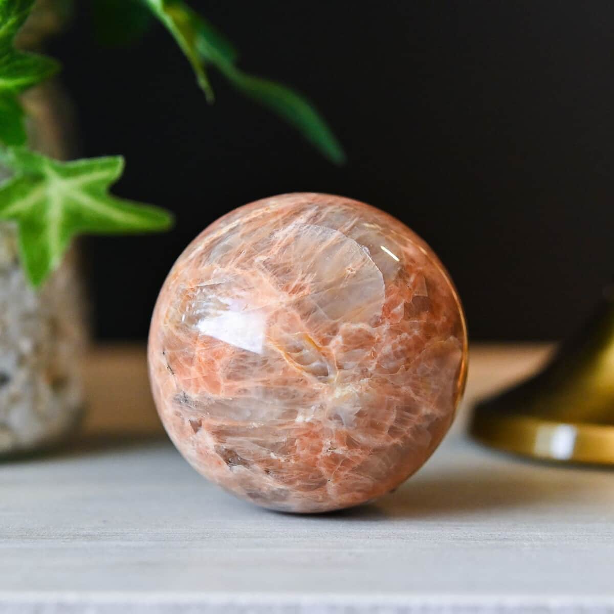 Peach Moonstone Sphere 5-8cm -XS image number 1