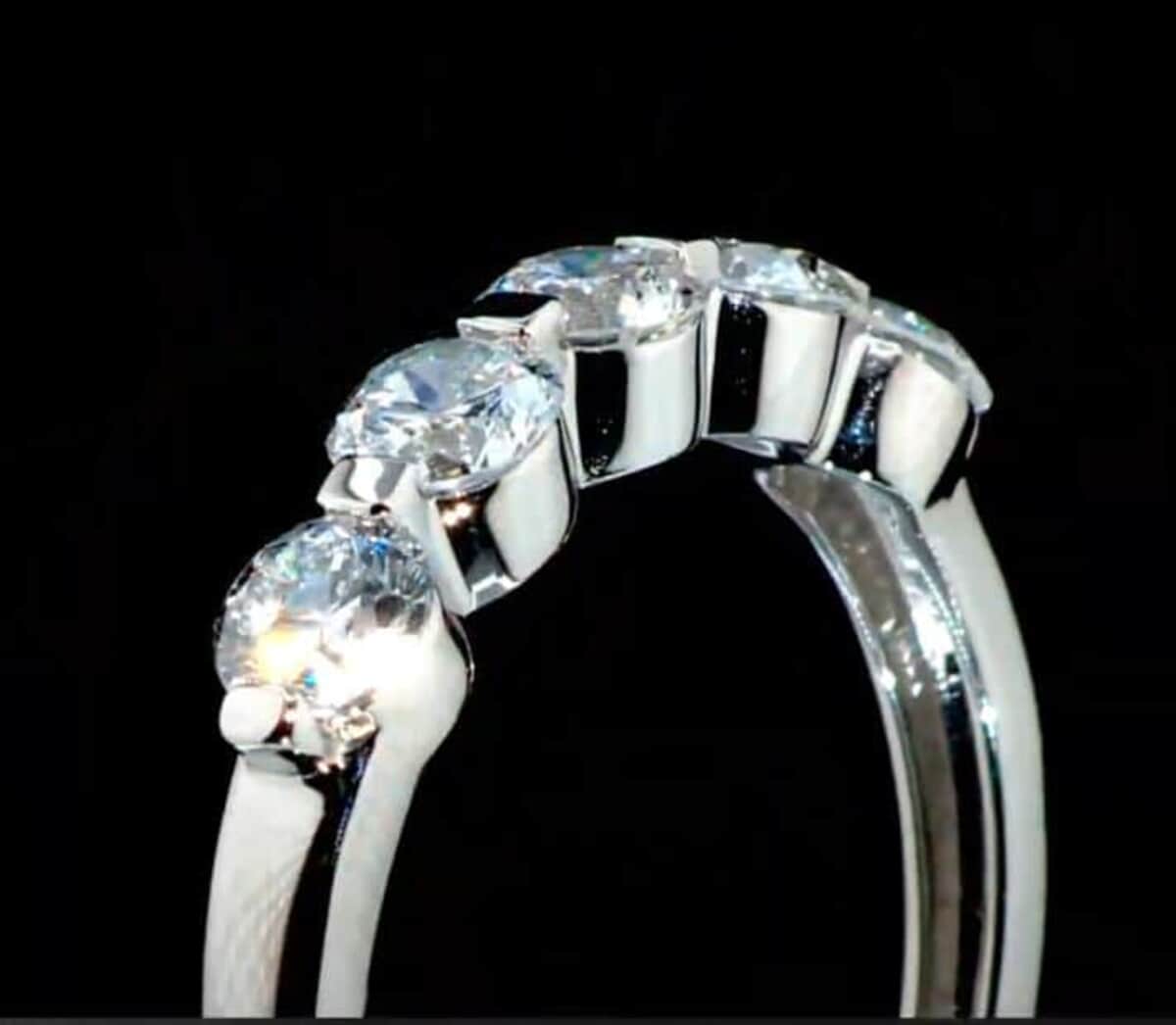 NY Closeout Luxuriant Lab Grown Diamond VS 1.00 ctw Ring in 950 Platinum (Size 7.0) image number 3