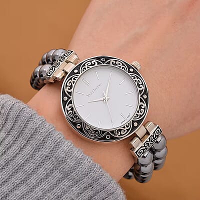 Terahertz Japanese Movement Stretch Bracelet Round Shape Watch in Silvertone 30.00 ctw