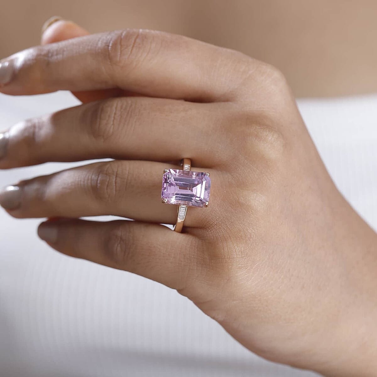 Luxoro Premium Martha Rocha Kunzite and Natural Pink Diamond 9.80 ctw Art Deco Ring in 10K Rose Gold (Size 9.5) image number 2