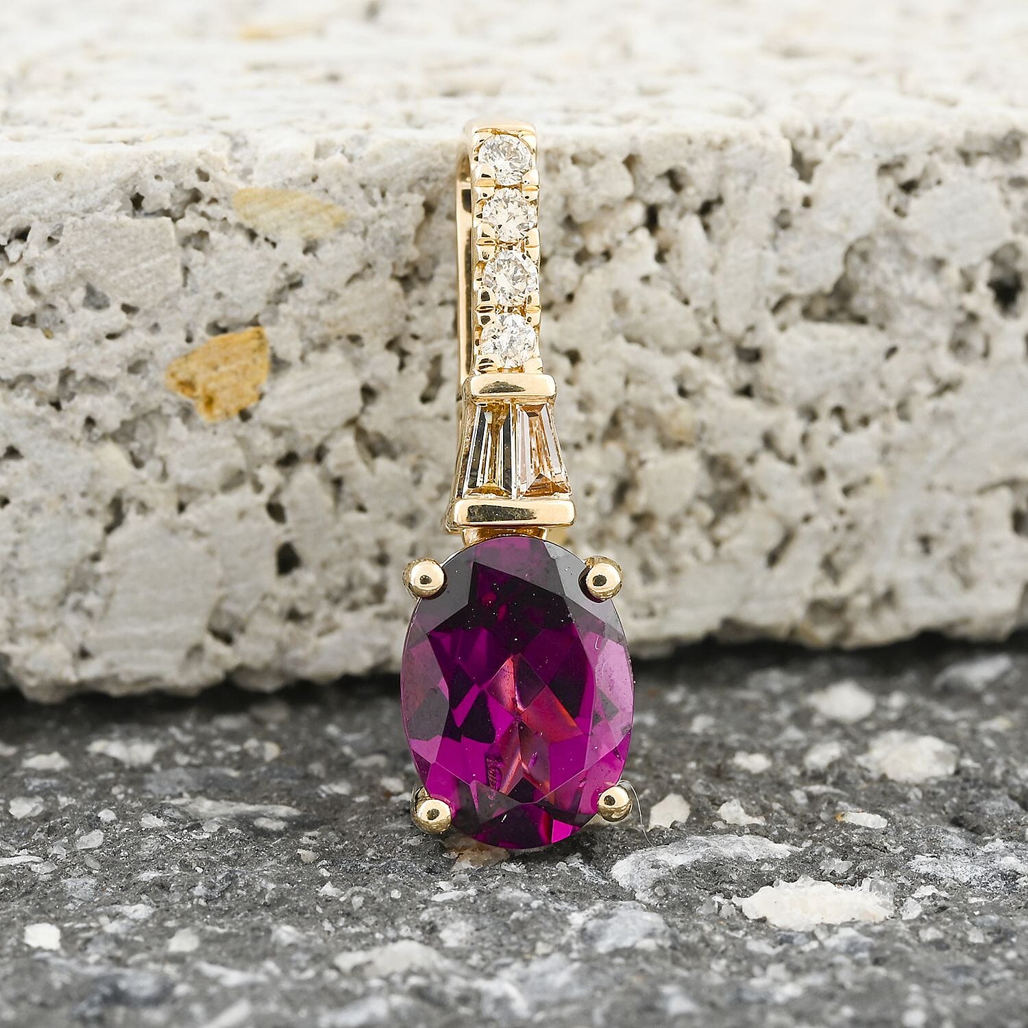 Certified & Appraised Luxoro AAA Radiant Ember Garnet and G-H I2 Diamond 1.55 ctw Pendant without Chain in 10K Yellow Gold