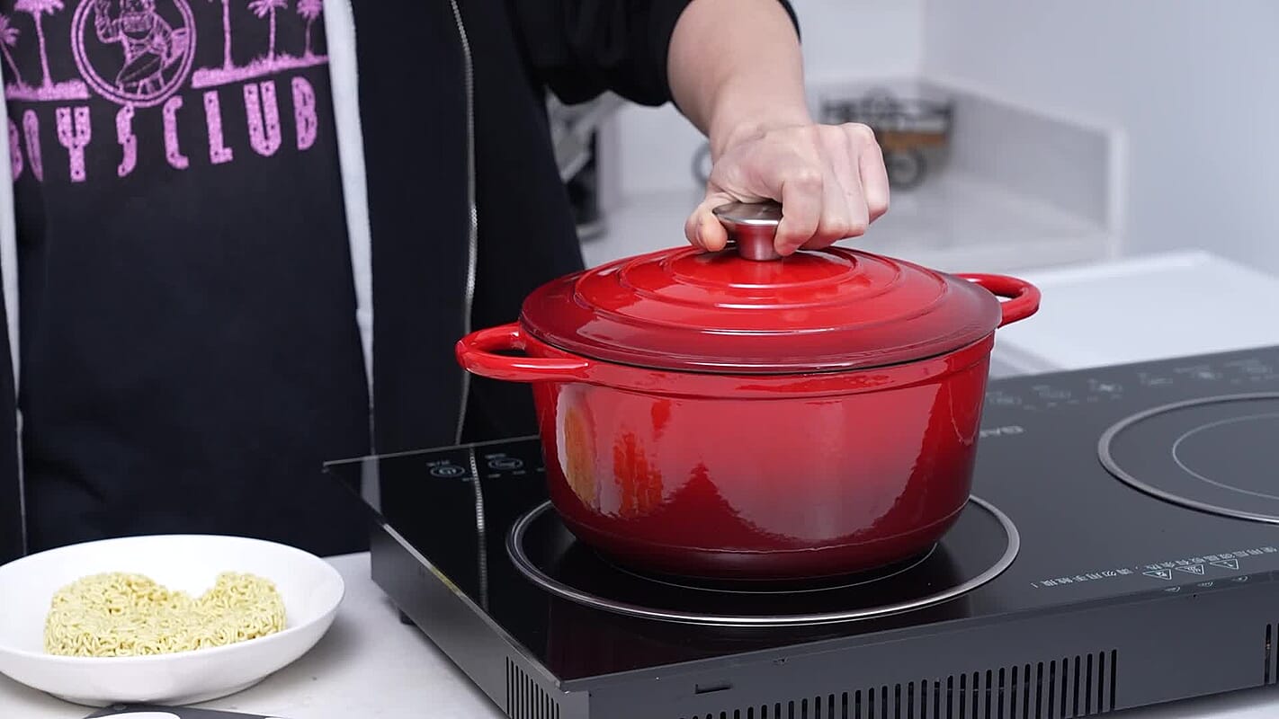 Red Iron Cookware Pot with Lid (9.44"x12.59"x14.21")
